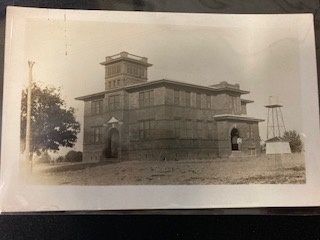 Historic Clermont school